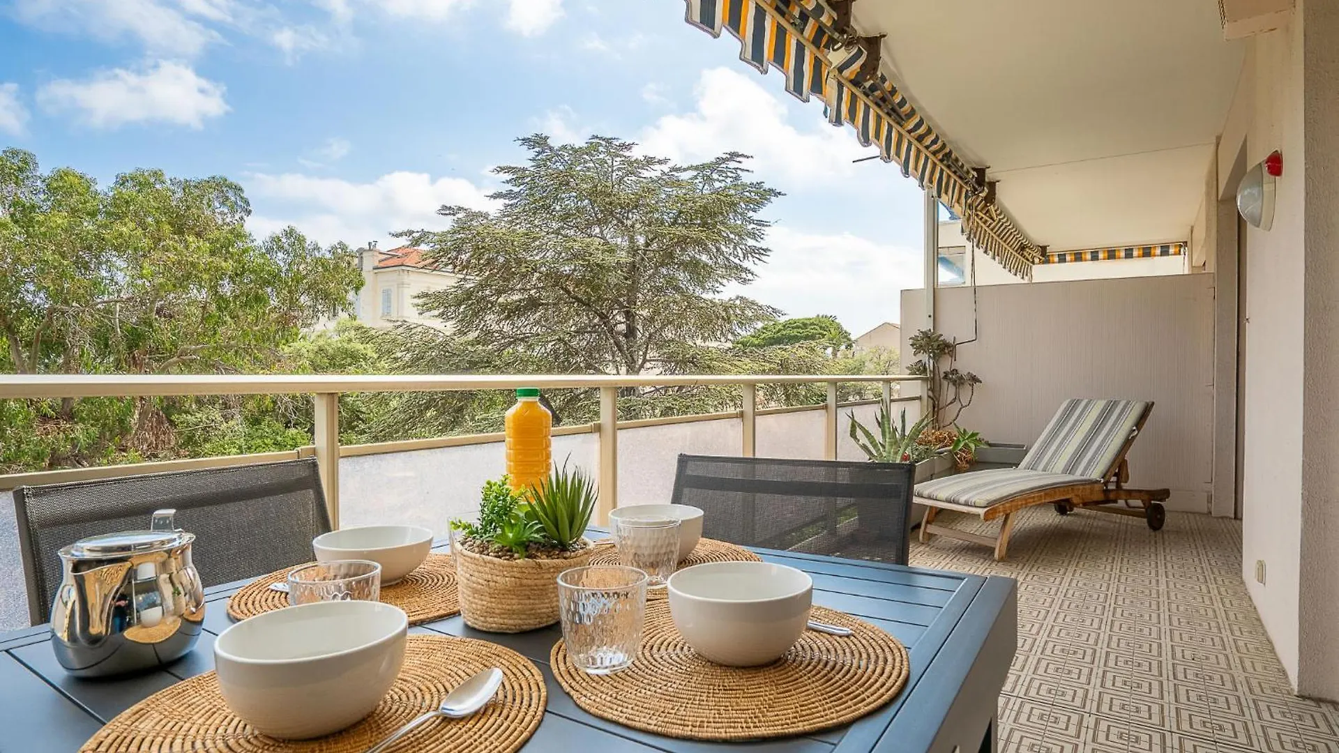 Apartment Les Aliscamps By Interhome Cannes