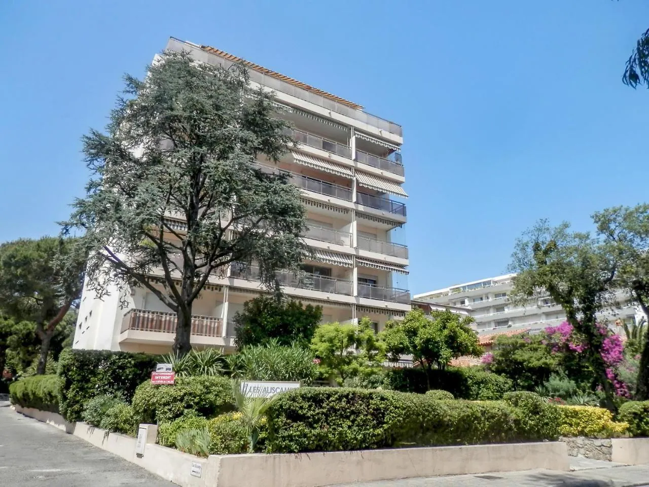 Apartment Les Aliscamps By Interhome Cannes